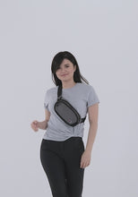 Load and play video in Gallery viewer, Champion CS3004 Fanny Pack.mp4
